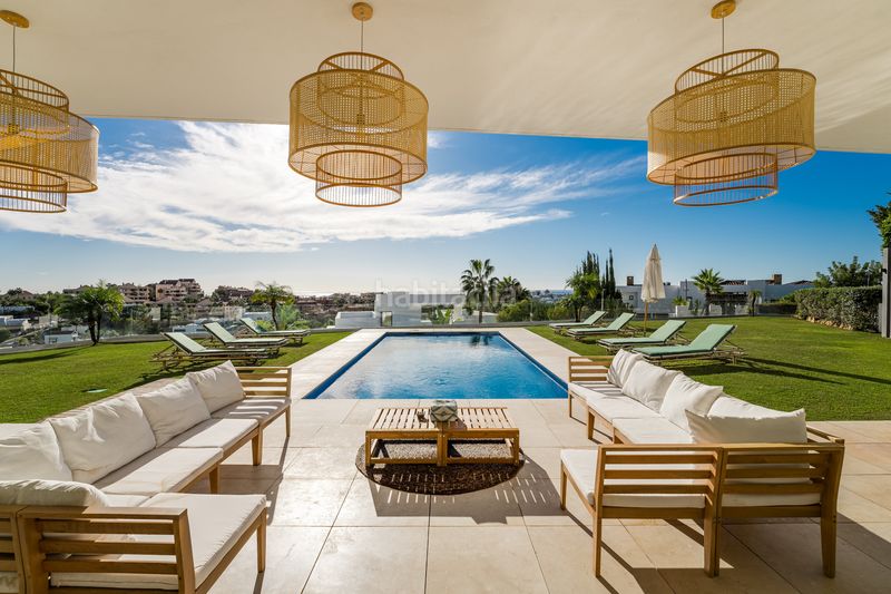 Foto ff572e5d-a89a-48f2-9261-1af317c48bde. Casa amb aparcament piscina a La Alquería Benahavís