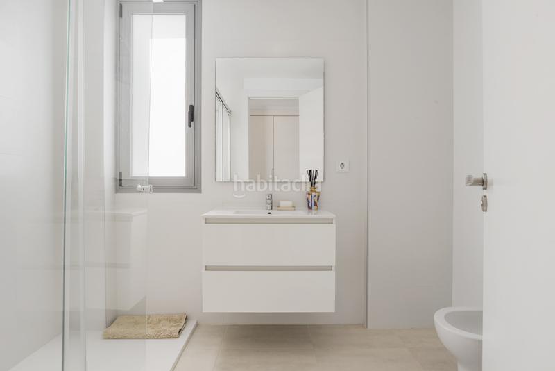 Foto 8a5232f2-b0a3-4bc7-8c6e-ae349d93b85b. Àtic amb aparcament piscina a La Concha - Resina Golf Estepona