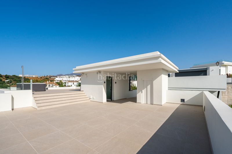 Foto 21a3fab1-ebaa-43d0-9879-e3c138236797. Casa amb aparcament piscina a La Concha - Resina Golf Estepona