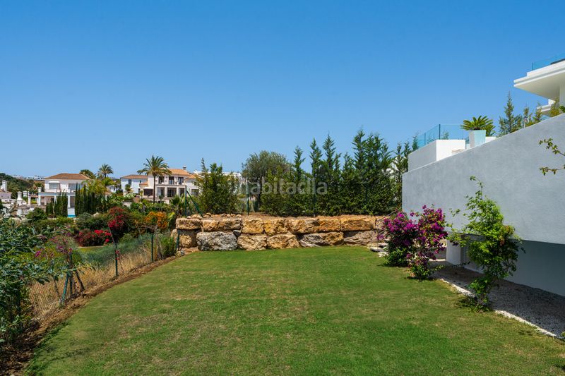 Foto 4d603537-ed00-4ba4-ad56-f399f64c4126. Casa amb aparcament piscina a La Concha - Resina Golf Estepona