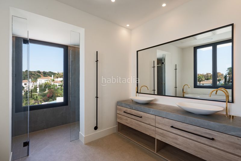 Foto 9978100a-6c12-4e97-a112-2b6a99e7af88. Casa amb aparcament piscina a La Concha - Resina Golf Estepona