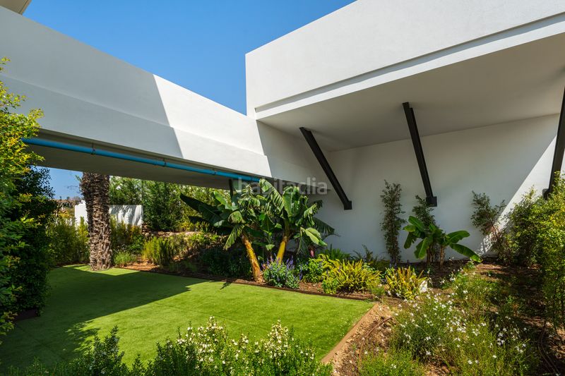 Foto c3b2125a-5fac-423f-a385-a29bf55019b8. Casa amb aparcament piscina a La Concha - Resina Golf Estepona