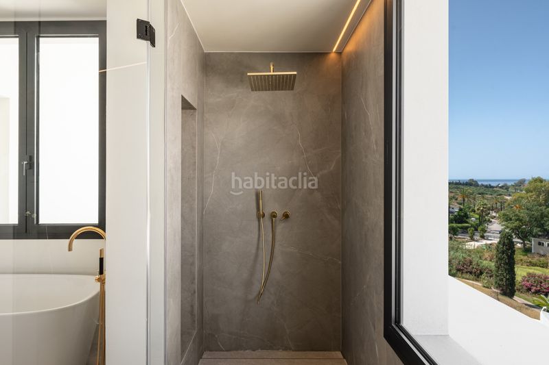 Foto da9a1fbb-4467-4e65-a904-6c77907f6ad9. Casa amb aparcament piscina a La Concha - Resina Golf Estepona