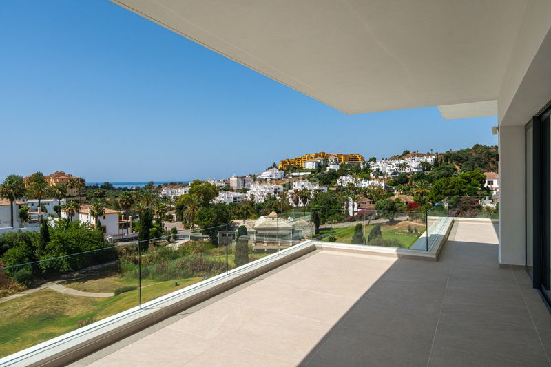 Foto f7e6a6b5-bda8-4080-bb28-b8508942207a. Casa amb aparcament piscina a La Concha - Resina Golf Estepona