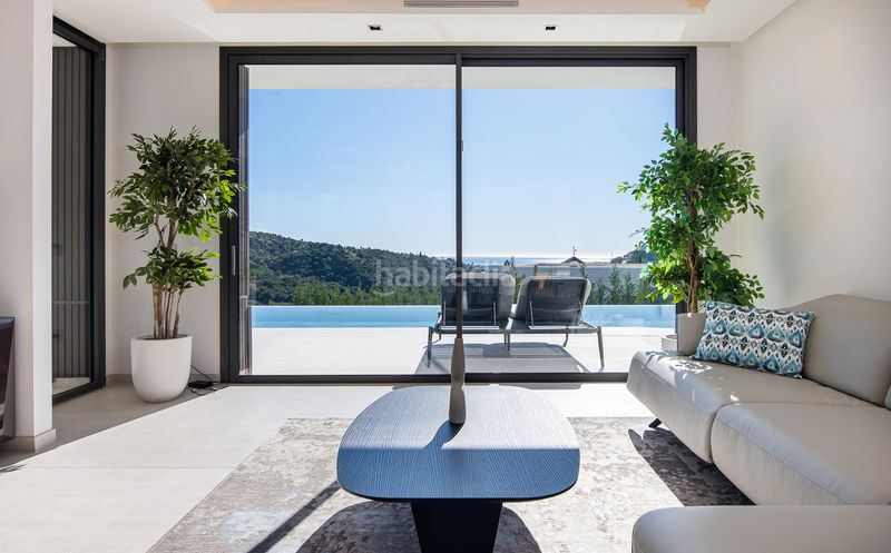 Foto 61706a34-e46f-4ccf-9d8d-e42414ba1075. Casa amb aparcament piscina a La Quinta Benahavís