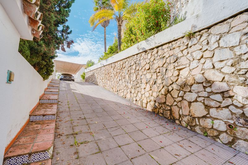 Foto 9a91dd66-6319-4bb7-96d7-922e2e0f02bc. Casa amb aparcament piscina a Riviera del Sol Mijas