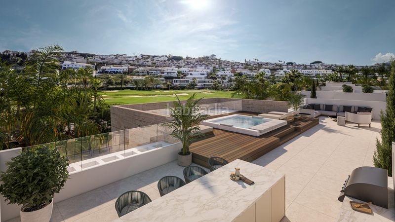Foto a003a9c9-9567-48f1-8a3b-23ca33fb5aeb. Casa amb aparcament piscina a Nueva Atalaya Estepona
