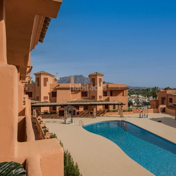 Foto 3b9315bc-8b56-4a8e-902c-6d6264c9b21c. Apartament amb aparcament piscina a Paraiso - Barronal Estepona