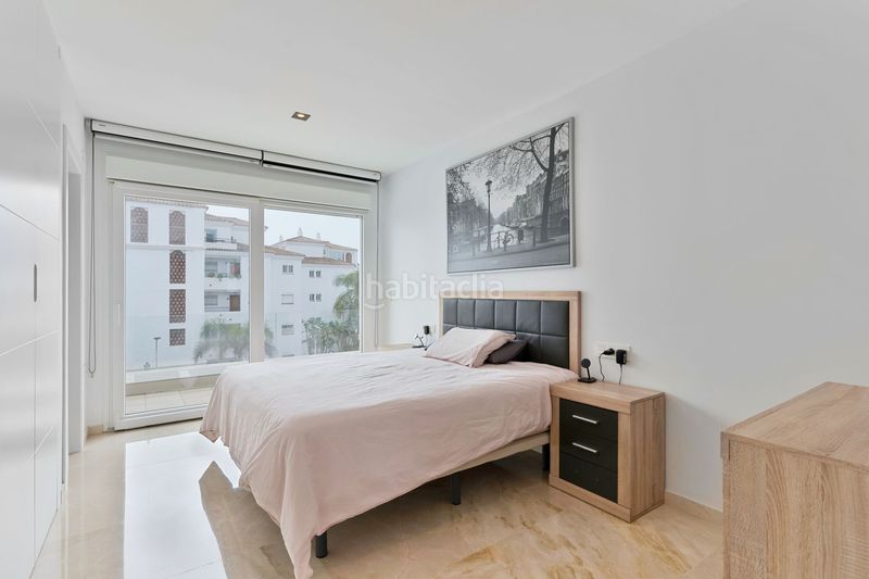 Foto 308250f5-5e56-49f4-a7e8-9510be4c3cc8. Casa adosada impresionante casa adosada de cuatro dormitorios situada en la comunidad cerrada de el romeral de Calahonda, costa en Mijas