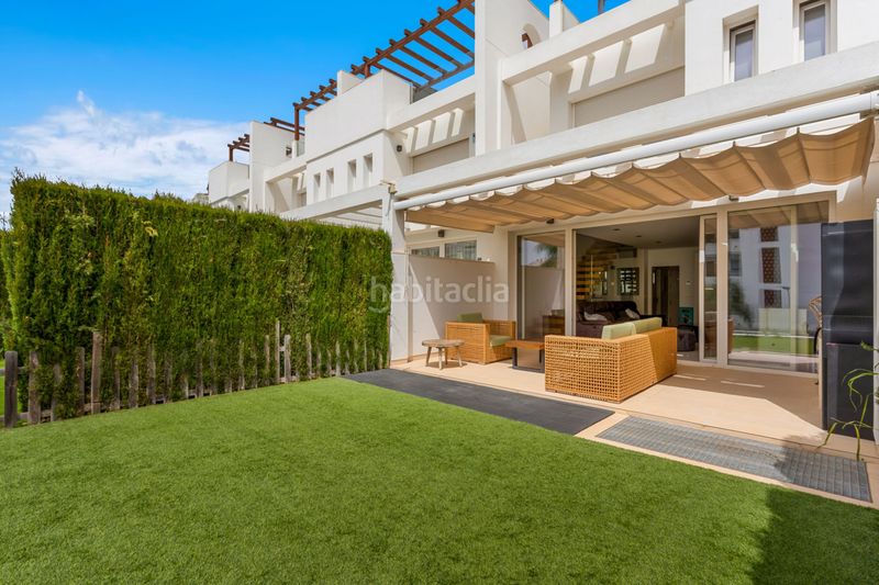 Foto 574c1899-f717-4993-b0f4-ff3b45d584fe. Casa adosada impresionante casa adosada de cuatro dormitorios situada en la comunidad cerrada de el romeral de Calahonda, costa en Mijas