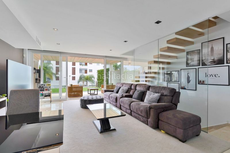 Foto c4a135f4-200e-42a7-9d6e-ad2befadbaa0. Casa adosada impresionante casa adosada de cuatro dormitorios situada en la comunidad cerrada de el romeral de Calahonda, costa en Mijas