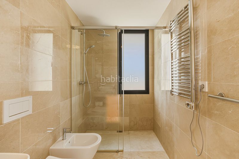 Foto 05229f0c-8c40-4bac-8e3b-bb2112fc9fbf. Casa adossada amb aparcament piscina a la cala Mijas Mijas