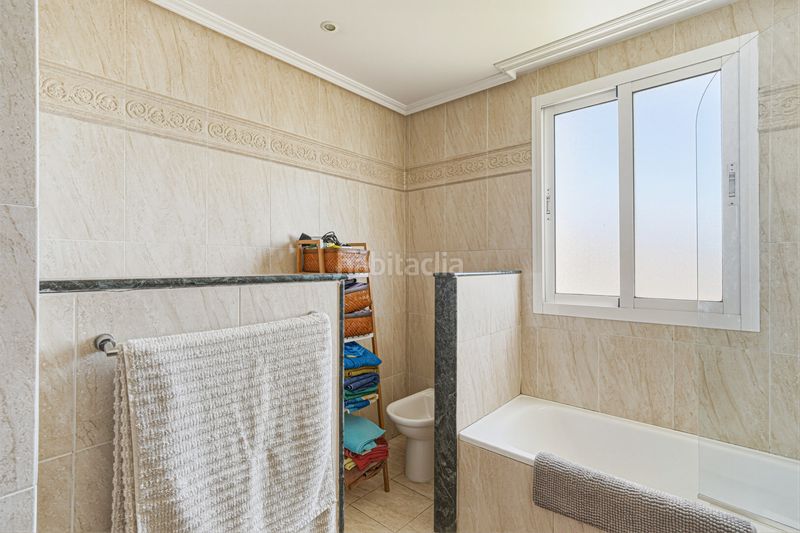 Foto 5f729c34-1a3c-447f-bd70-6374f9d29fdc. Apartament amb aparcament piscina a La Concha - Resina Golf Estepona
