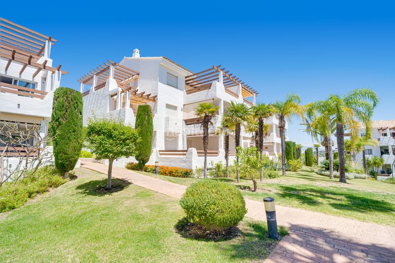 Foto 78e6bd61-0688-47bf-bfc7-7a288c3dc7e1. Apartament amb aparcament piscina a La Concha - Resina Golf Estepona