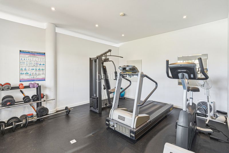 Foto ae3dbff6-8c43-490e-8115-4d607363e469. Apartament amb aparcament piscina a La Concha - Resina Golf Estepona