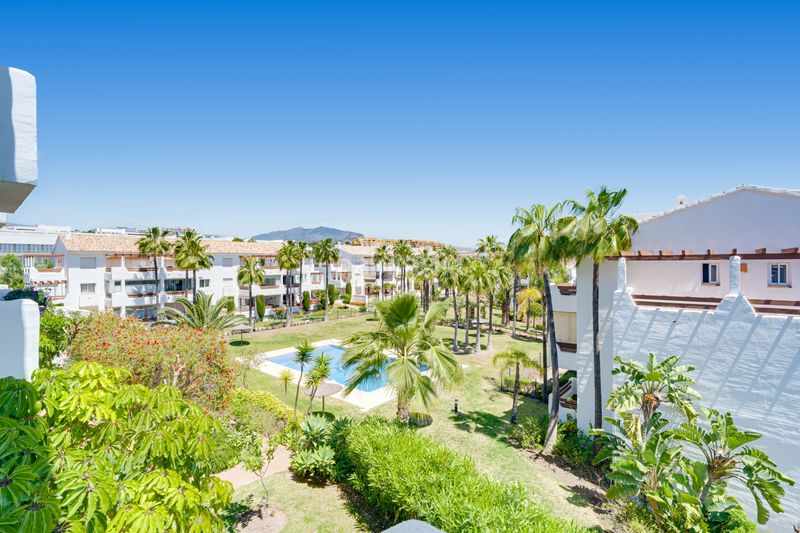 Foto c88973c5-d6f7-4b05-8815-8ce979e32cf7. Apartament amb aparcament piscina a La Concha - Resina Golf Estepona