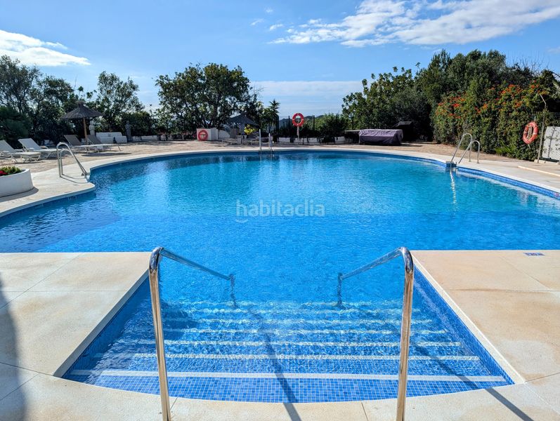 Foto 65d27867-341a-4c64-ad71-3ca9f6dc7832. Casa adossada amb piscina a Istán