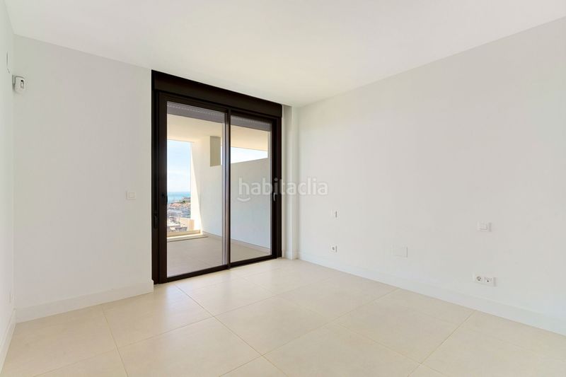 Foto d233e6b2-0ed6-42d3-abcd-06da1f354a30. Apartament amb aparcament piscina a El Higuerón Fuengirola