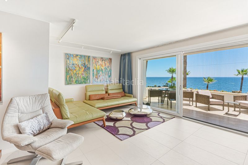 Foto 45f0b118-818c-41e6-972d-1689569d7c25. Apartament amb piscina a El Velerín Estepona