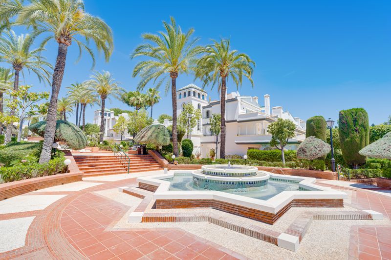 Foto a1fc131b-c6fd-40f8-b892-6e5eb73ee516. Apartament amb piscina a El Velerín Estepona