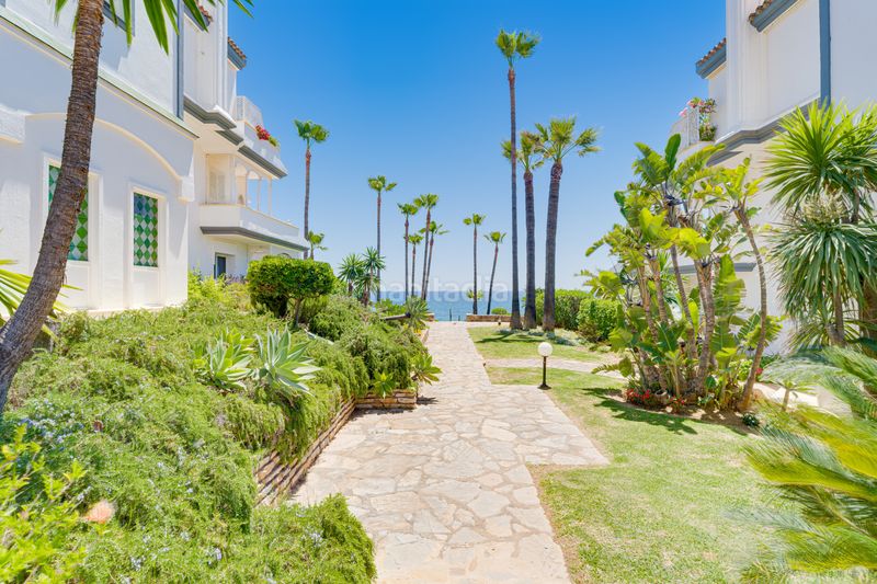 Foto fe45ffa3-c18e-4f42-b053-7000c02de087. Apartament amb piscina a El Velerín Estepona