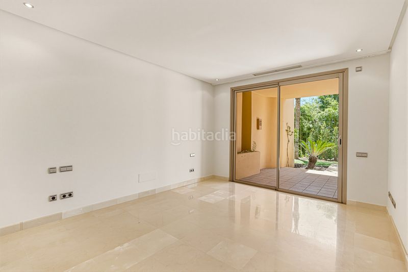 Foto 4d69d575-072c-4c1f-bf13-dbadca08c9c3. Planta baixa amb aparcament piscina a Sierra Blanca Marbella