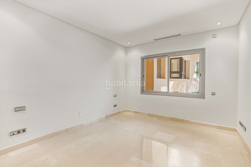 Foto 4f12725a-ef53-4c52-b814-b34611779f9f. Planta baixa amb aparcament piscina a Sierra Blanca Marbella