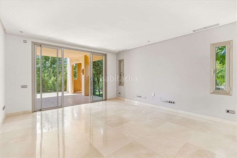 Foto be98c00d-d548-4539-b77f-5f3744b7e605. Planta baixa amb aparcament piscina a Sierra Blanca Marbella