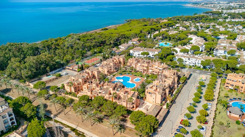 Foto c3a7817a-7820-4121-bb4a-47548985c5f9. Àtic amb aparcament piscina a Atalaya - Isdabe Estepona