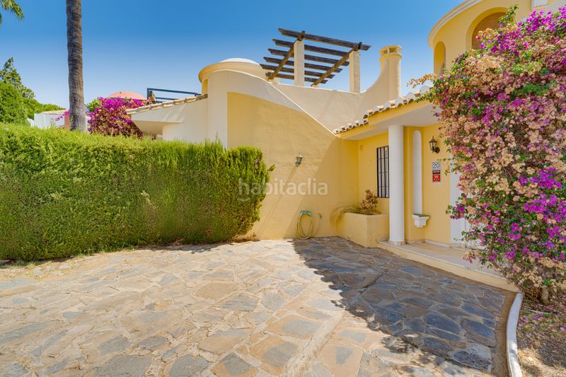Foto 172a5198-0025-49e8-96c0-99fb774f3639. Casa adossada amb aparcament a Calahonda Mijas