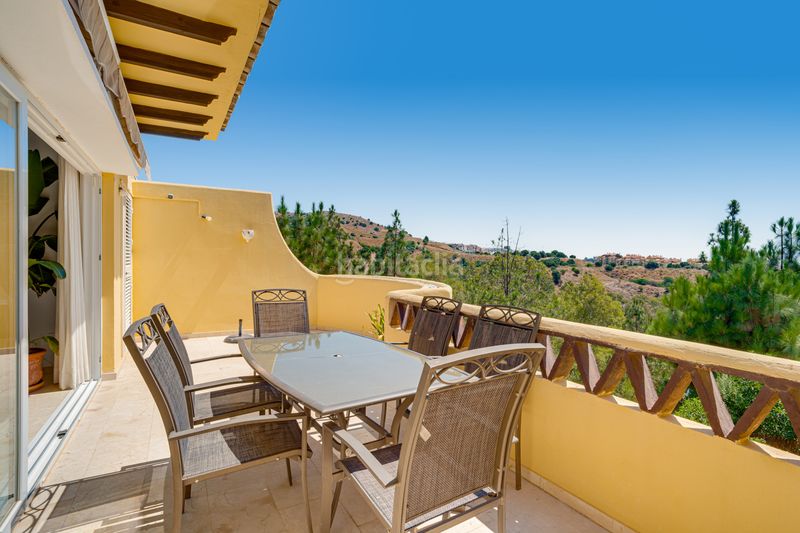 Foto 857820a5-a8d6-4e98-838a-994169b624ee. Casa adossada amb aparcament a Calahonda Mijas
