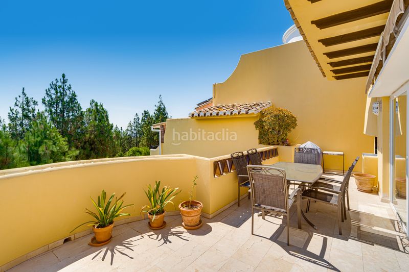 Foto cb39fba9-1e6f-4860-b2b2-80b386c0b0f1. Casa adossada amb aparcament a Calahonda Mijas
