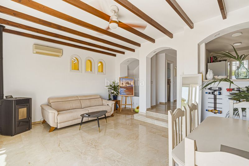 Foto df04db3d-3e92-467e-a8c0-02952f2adebe. Casa adossada amb aparcament a Calahonda Mijas