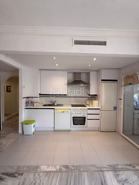 Foto 0ac7fabb-4bb5-4bc5-a773-caa60c7eb008. Apartament amb aparcament piscina a La Dama de Noche - La Alzambra Marbella