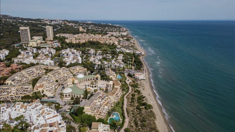 Foto 14d8a70d-adee-48ca-87e2-36025abcb133. Planta baixa amb aparcament piscina a Romana Playa Marbella