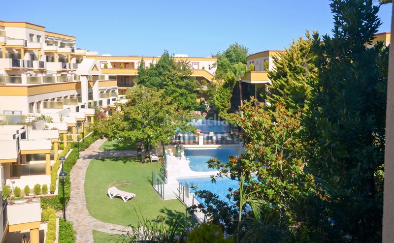 Foto 6be39792-cf3b-4252-88fb-e660b7354e40. Planta baixa amb aparcament piscina a Romana Playa Marbella