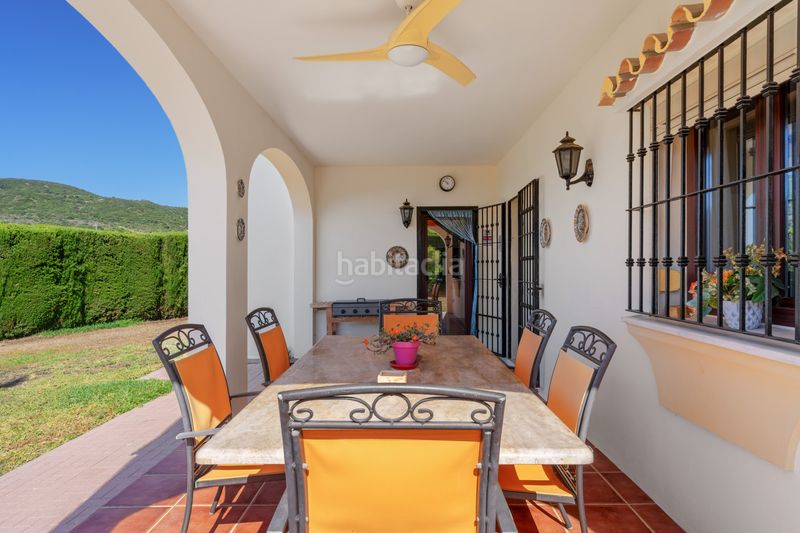 Foto 4c497d80-d506-47b1-8a0c-8039b2bbc082. Casa amb aparcament piscina a altos de Estepona Estepona