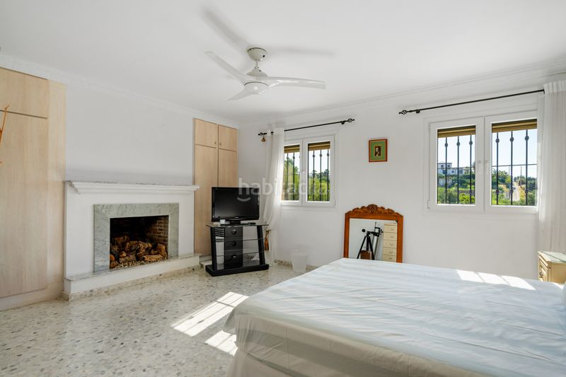 Foto 54b8be64-8767-40f3-b164-3c08c2cbd677. Casa amb aparcament piscina a altos de Estepona Estepona