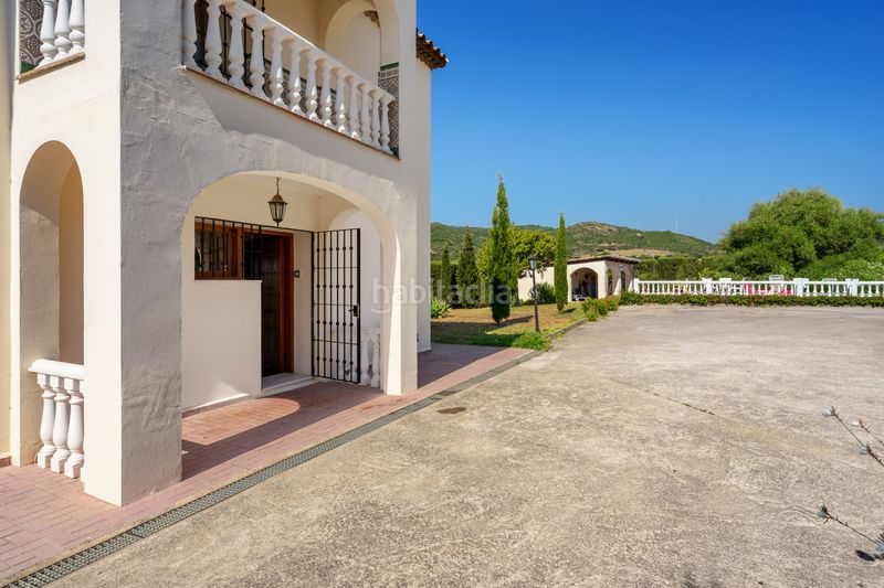 Foto cc34bf34-6e8d-443b-ba1c-138f3439691b. Casa amb aparcament piscina a altos de Estepona Estepona
