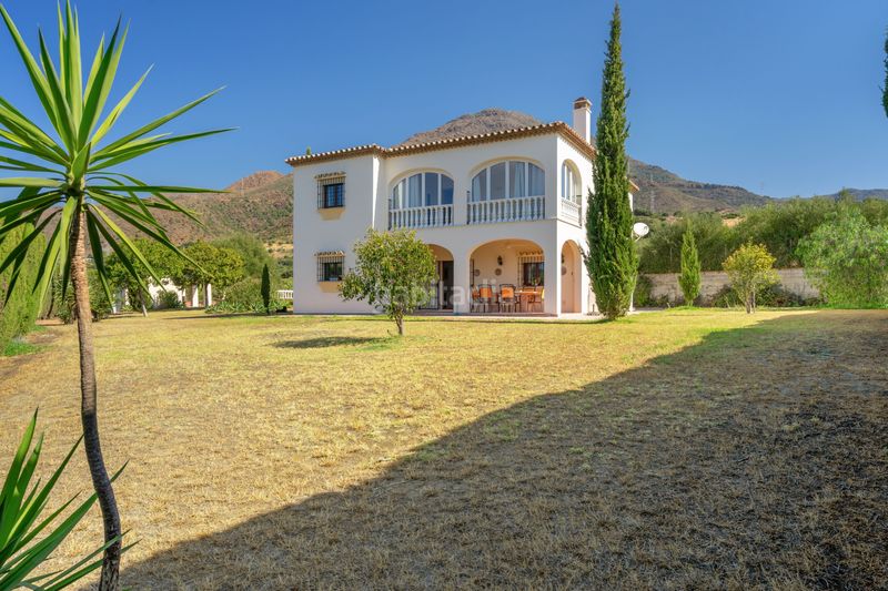 Foto da2a991f-5ff1-4547-a4ce-d57360ad75d9. Casa amb aparcament piscina a altos de Estepona Estepona