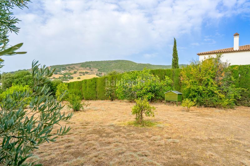 Foto e89cc363-1251-4f9e-b992-eb0cf9af7269. Casa amb aparcament piscina a altos de Estepona Estepona