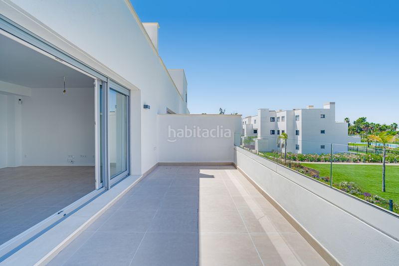 Foto 3490b23e-fc1b-4878-8a60-e688d072eeee. Apartament amb aparcament piscina a Bel - Air Estepona