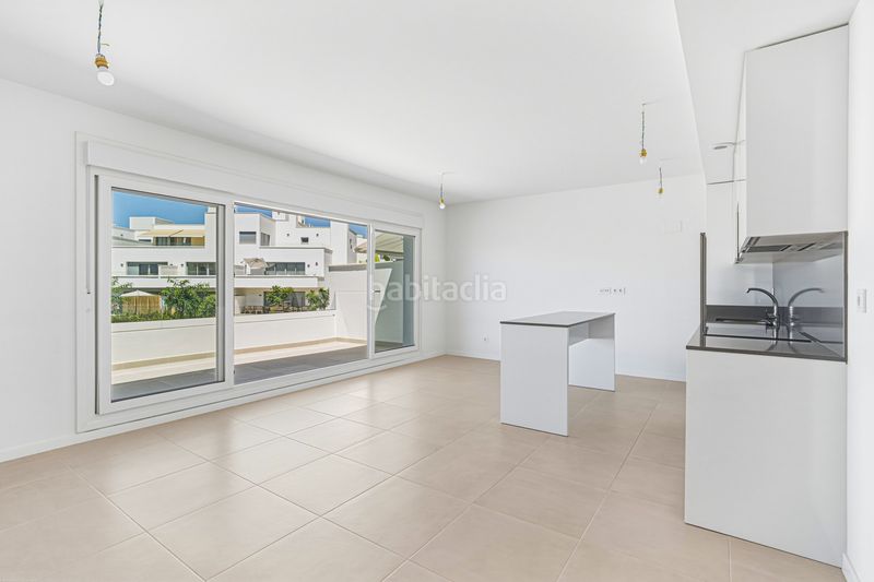 Foto 86b23371-5225-4a9a-86c8-f88c8d2d27a7. Apartament amb aparcament piscina a Bel - Air Estepona