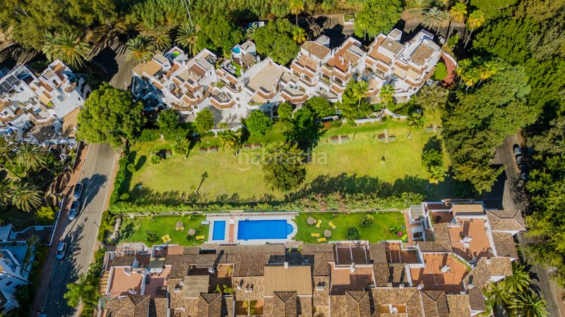 Foto 13cf01eb-cbd5-4ff9-9cf0-1cb4dd0a903f. Planta baixa amb aparcament piscina a Elviria Marbella