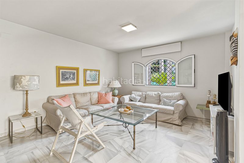Foto c7e09b83-8481-4265-8df2-8b4d3e730467. Planta baixa amb aparcament piscina a Elviria Marbella