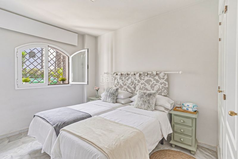 Foto ecbb8ada-f8d0-4128-99df-c322ff366fd0. Planta baixa amb aparcament piscina a Elviria Marbella