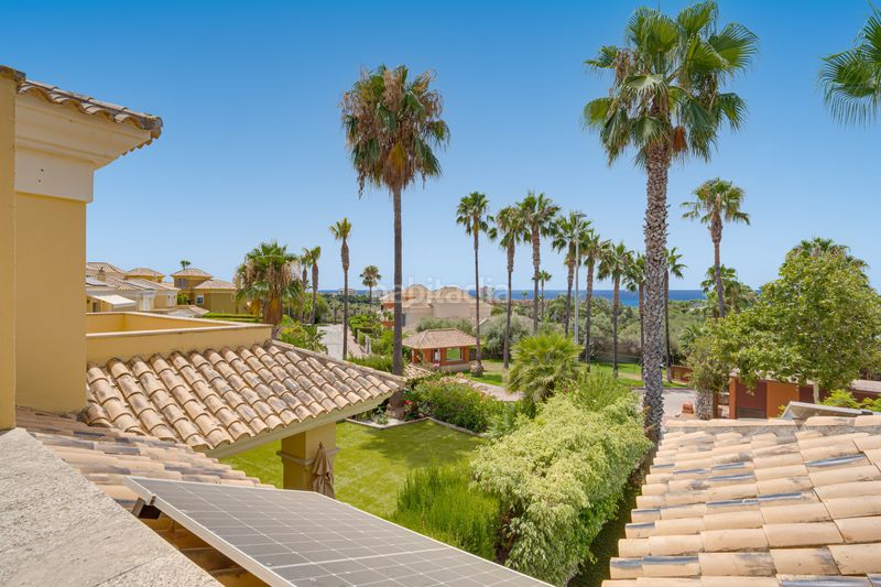 Foto 0284de54-10bf-4e3e-93b5-407e709b8beb. Casa amb aparcament piscina a Elviria Marbella