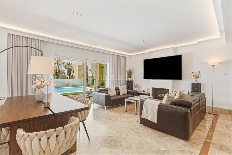 Foto 20ed8682-0561-42d9-84f2-454d03c0f024. Casa amb aparcament piscina a Elviria Marbella