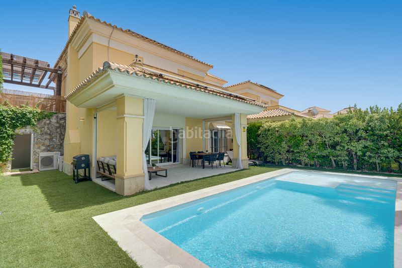 Foto 719373a0-2c59-49ee-b57e-d1e37b8184b0. Casa amb aparcament piscina a Elviria Marbella