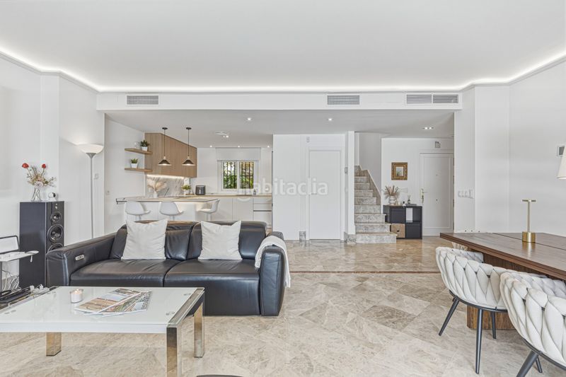 Foto 760a0f68-785e-4329-9f08-055124085845. Casa amb aparcament piscina a Elviria Marbella